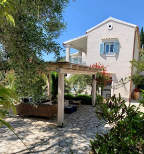 Decavos House